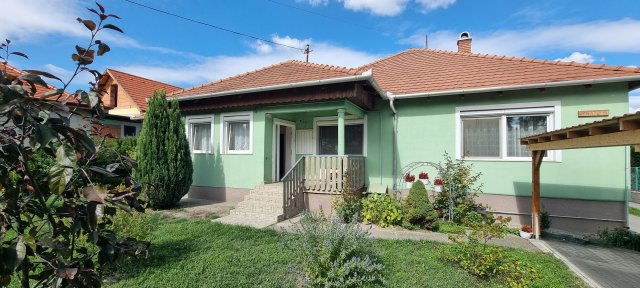 Kiadó családi ház, albérlet, Érden 180 E Ft / hó, 2 szobás