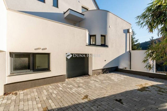 Eladó családi ház, Budapesten, XII. kerületben 880.286 M Ft