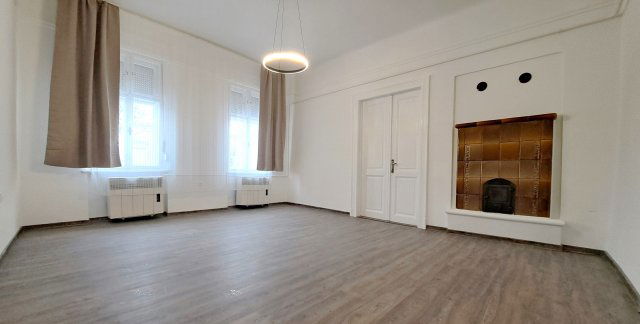 Eladó téglalakás, Gyulán 46.8 M Ft, 2 szobás