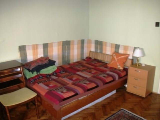 Kiadó téglalakás, albérlet, Pécsett 140 E Ft / hó, 2 szobás