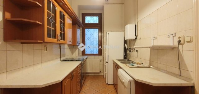 Eladó téglalakás, Budapesten, VII. kerületben 170 M Ft, 4 szobás