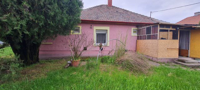 Eladó családi ház, Adonyban 39.9 M Ft, 2 szobás