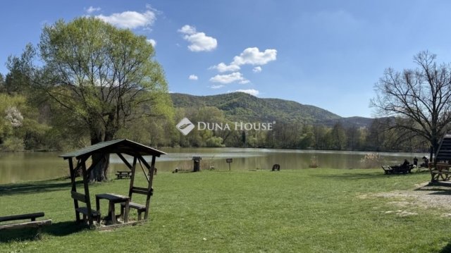 Eladó családi ház, Esztergomban 66.9 M Ft, 3 szobás