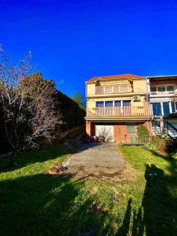 Eladó családi ház, Pécsett 99 M Ft, 2 szobás