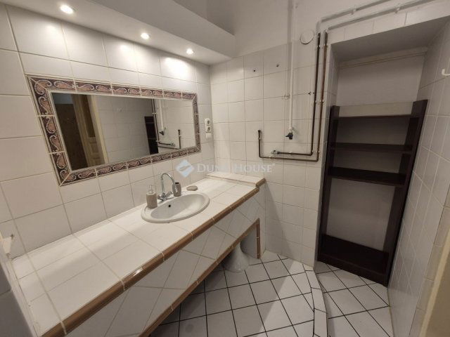 Eladó téglalakás, Budapesten, VII. kerületben 84.9 M Ft