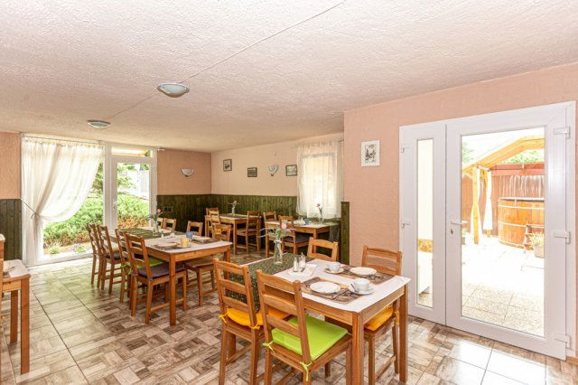 Eladó hotel, Abaligeten 149 M Ft, 8 szobás / költözzbe.hu