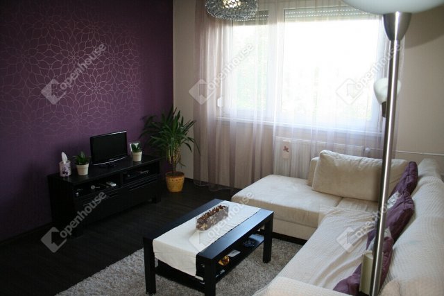 Kiadó panellakás, albérlet, Győrött 150 E Ft / hó, 1 szobás