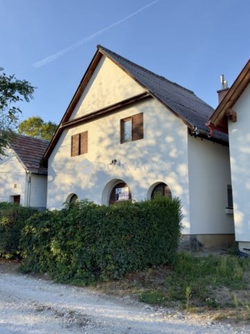Eladó nyaraló, Piliscséven 39 M Ft, 2 szobás