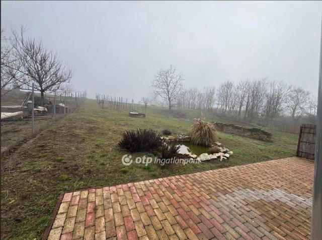 Eladó családi ház, Bezedeken 42 M Ft, 3 szobás