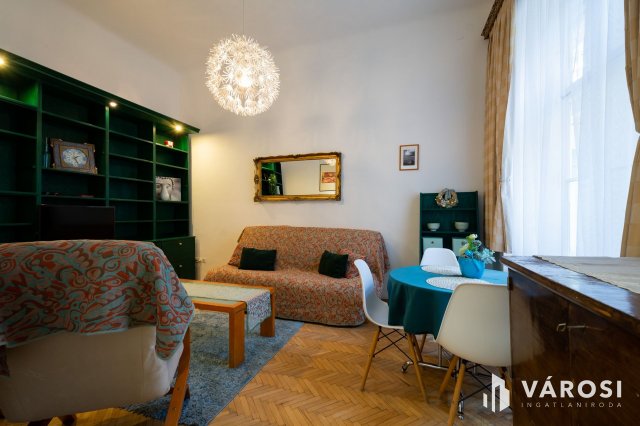 Eladó téglalakás, Budapesten, VI. kerületben 69 M Ft, 2 szobás