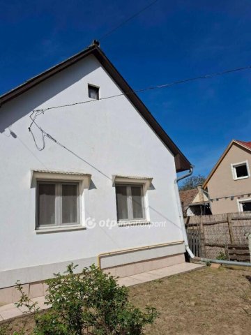 Eladó családi ház, Mesztegnyőn 25 M Ft, 2 szobás
