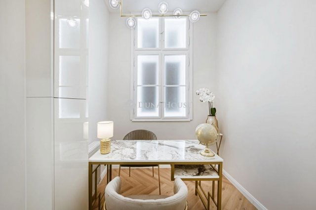 Eladó téglalakás, Budapesten, VI. kerületben 189 M Ft