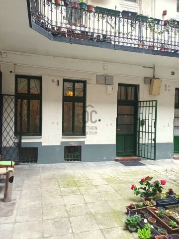 Eladó téglalakás, Budapesten, VII. kerületben 43.5 M Ft