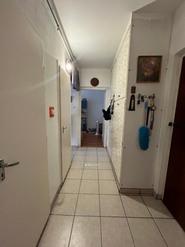Eladó panellakás, Győrött 43.5 M Ft, 2 szobás