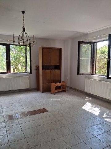 Eladó családi ház, Egerágon 170 M Ft, 10 szobás