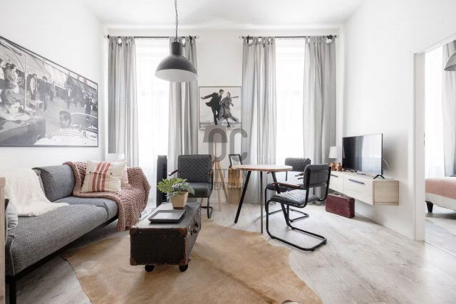 Kiadó téglalakás, albérlet, Budapesten, VI. kerületben