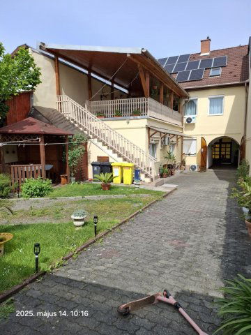 Eladó sorház, Egerben 216 M Ft, 11+2 szobás