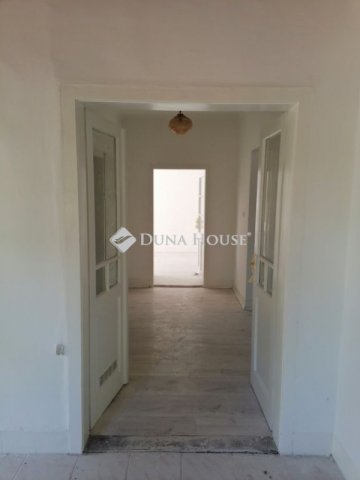 Eladó családi ház, Tápiószecsőn 42.9 M Ft, 2 szobás