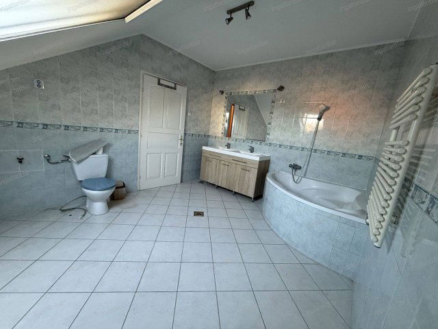 Eladó sorház, Debrecenben 115 M Ft, 3+1 szobás