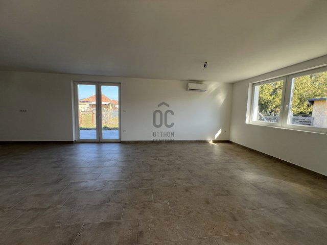 Eladó ikerház, Kakucson 89.9 M Ft, 4 szobás