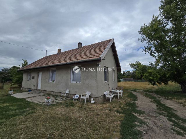 Eladó családi ház, Balatonszabadiban 31 M Ft, 4 szobás