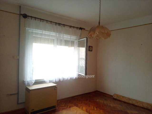 Eladó családi ház, Dombóváron 29.5 M Ft, 3 szobás