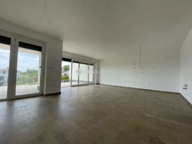 Eladó ikerház, Balatonfüreden 249.9 M Ft, 4 szobás