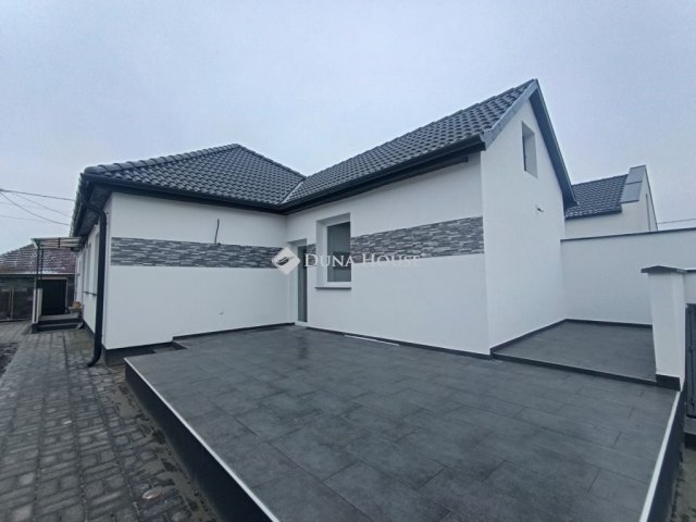 Eladó családi ház, Nagykátán 75 M Ft, 4 szobás