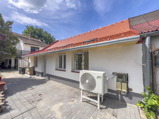 Eladó családi ház, Budaörsön 68.5 M Ft, 3 szobás