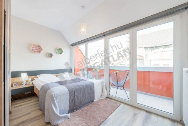 Kiadó téglalakás, albérlet, VI. kerületben, Csengery utcában