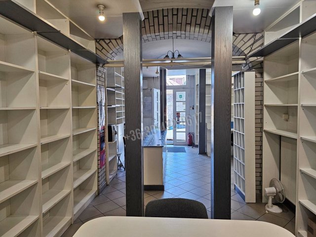 Eladó üzlethelyiség, Egerben 44.9 M Ft, 1+1 szobás