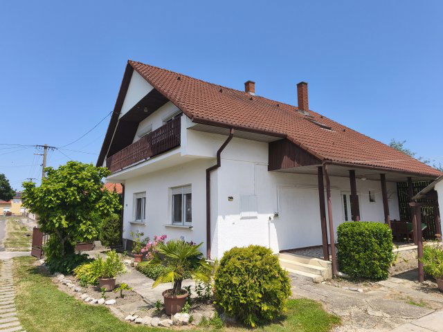 Eladó családi ház, Nagyatádon 48.9 M Ft, 5 szobás
