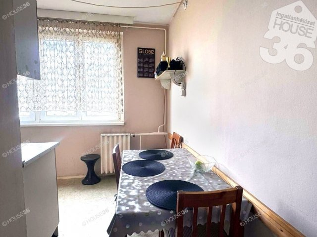 Eladó panellakás, Kecskeméten 45 M Ft, 2 szobás