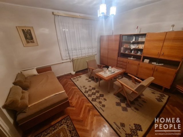 Eladó családi ház, Hódmezővásárhelyen 62 M Ft, 5 szobás