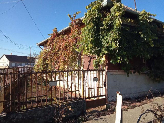 Eladó családi ház, Szamossályin 6 M Ft, 2 szobás