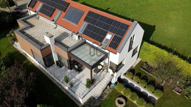 Eladó családi ház, Hidegségen 236.9 M Ft, 5 szobás
