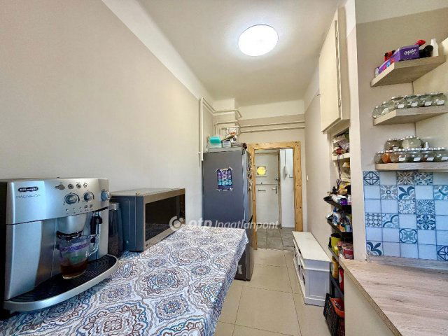 Eladó téglalakás, Kecskeméten 37.75 M Ft, 1+1 szobás