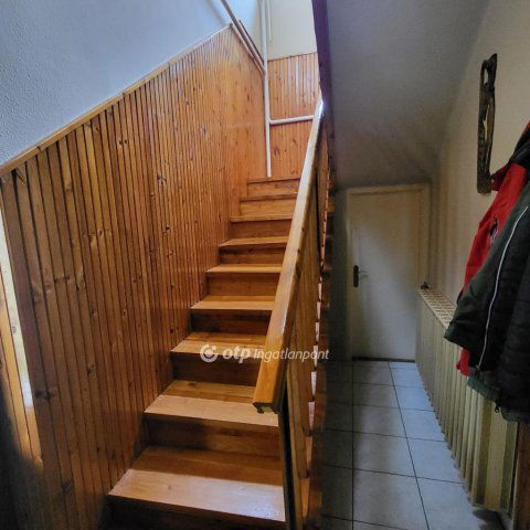 Eladó családi ház, Mikepércsen 219 M Ft, 5 szobás