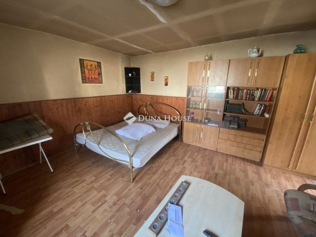 Eladó családi ház, Tasson 14.9 M Ft, 2 szobás