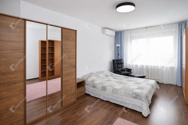 Eladó panellakás, Szegeden 54.9 M Ft, 2 szobás