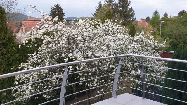 Eladó családi ház, Budapesten, II. kerületben 299 M Ft, 7 szobás