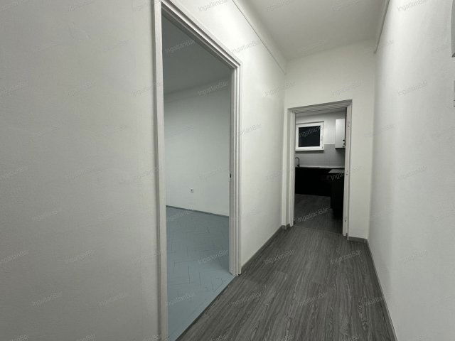 Eladó panellakás, Kazincbarcikán 25.3 M Ft, 2 szobás