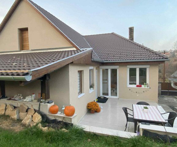 Eladó családi ház, Szokolyán 88 M Ft, 4 szobás