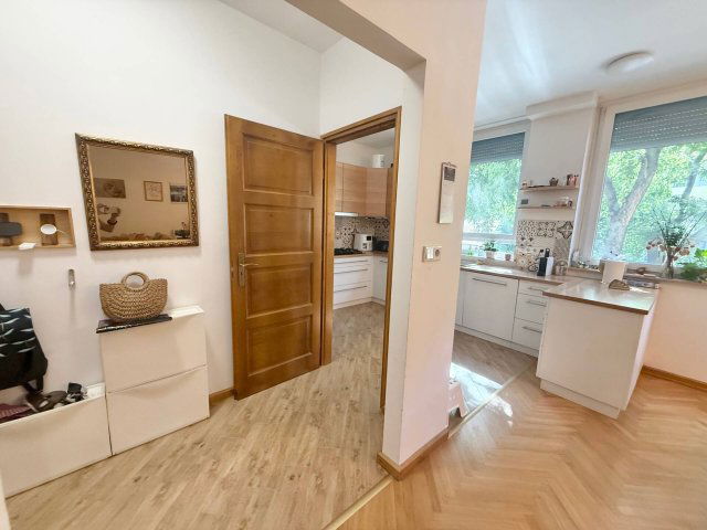 Eladó téglalakás, Pécsett 86 M Ft, 3 szobás