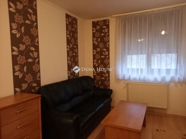 Kiadó téglalakás, albérlet, Gyöngyösön 145 E Ft / hó