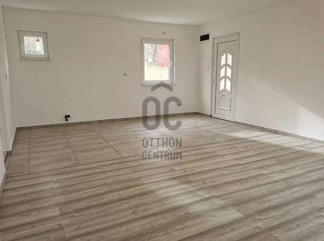 Eladó családi ház, Tatán 18.9 M Ft, 1 szobás