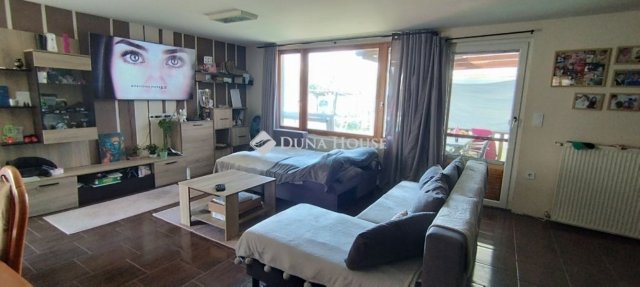 Eladó családi ház, Tápiószecsőn 59.9 M Ft, 6 szobás