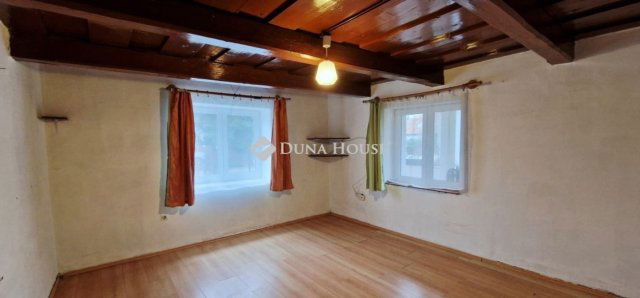 Eladó családi ház, Pencen 49.9 M Ft, 2 szobás