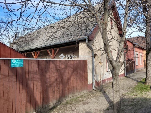 Eladó családi ház, Taksonyon 46.9 M Ft, 2 szobás