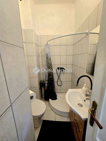 Eladó ikerház, Pécsett 93.99 M Ft, 5 szobás